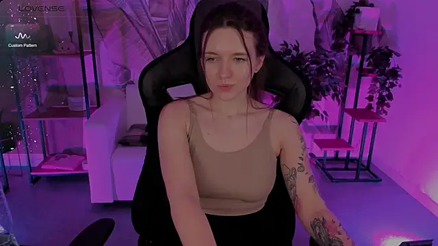 Snapshot of JennyDens chatting on January 2025 03:23:01 AM JennyDens online show from January 2025 03:23:01 AM