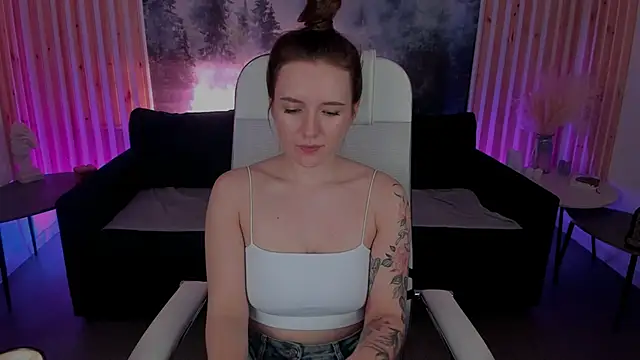 Snapshot of JennyDens chatting on February 2025 08:53:02 AM JennyDens online show from February 2025 08:53:02 AM