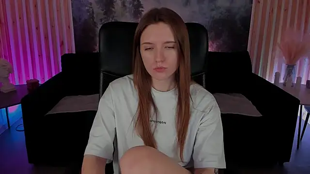 Snapshot of JennyDens chatting on February 2025 08:33:02 AM JennyDens online show from February 2025 08:33:02 AM