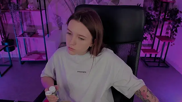 Snapshot of JennyDens chatting on March 2025 02:27:02 AM JennyDens online show from March 2025 02:27:02 AM