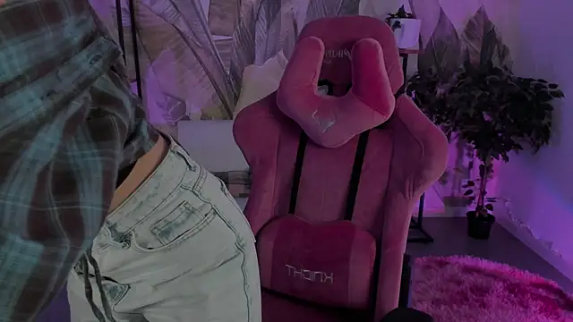 Snapshot of JennyDens chatting on September 2025 11:43:02 AM JennyDens online show from September 2025 11:43:02 AM