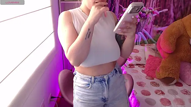 Snapshot of thamarajane chatting on April 2026 07:15:01 PM thamarajane online show from April 2026 07:15:01 PM