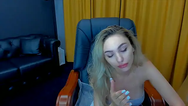 HaleySweet18 online show from July 2026 11:40:01 PM
