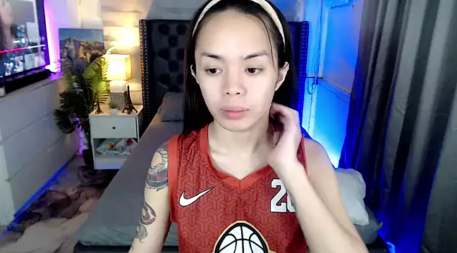 Snapshot of SweetCheska19 chatting on February 2025 10:15:02 PM SweetCheska19 online show from February 2025 10:15:02 PM