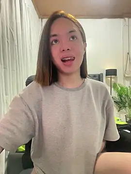 Snapshot of SweetCheska19 chatting on October 2025 06:54:01 AM SweetCheska19 online show from October 2025 06:54:01 AM