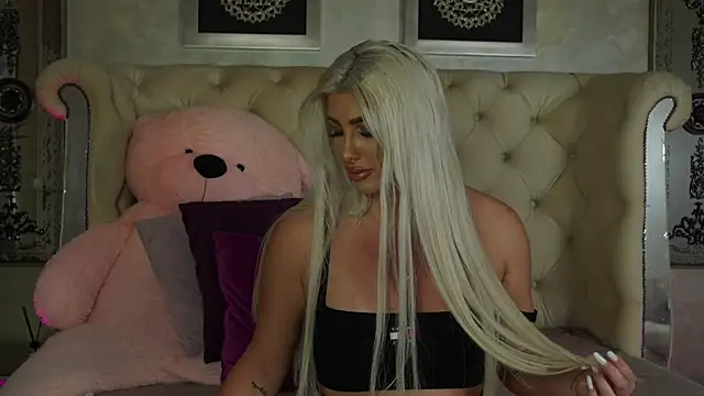 Snapshot of Squirt_Tanya chatting on June 2026 09:28:02 PM Squirt Tanya online show from June 2026 09:28:02 PM
