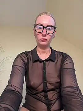 CutieEmy online show from May 2026 03:17:01 PM