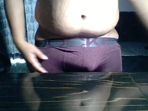 Snapshot of Wildguycums chatting on November 2025 05:56:01 PM Wildguycums online show from November 2025 05:56:01 PM