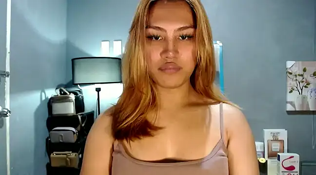 Snapshot of luxxy_grand chatting on January 2025 11:46:01 AM luxxy grand online show from January 2025 11:46:01 AM