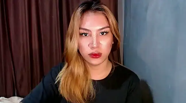 Snapshot of luxxy_grand chatting on February 2025 08:06:02 PM luxxy grand online show from February 2025 08:06:02 PM