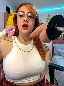 Luna Paris  online show from October 2025 02:20:01 PM