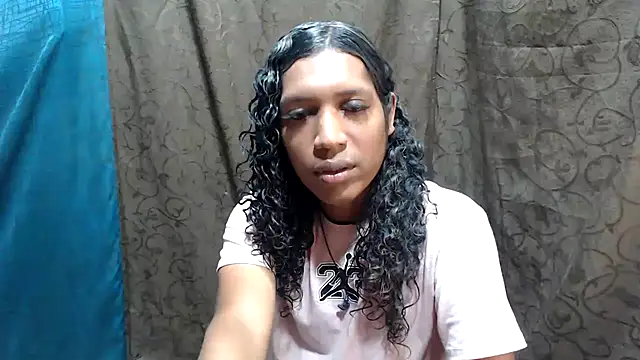 shairaStarr online show from October 2025 06:52:01 PM