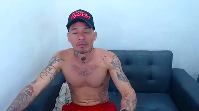 Snapshot of sebas_bigcock69 chatting on January 2025 05:31:01 AM sebas bigcock69 online show from January 2025 05:31:01 AM