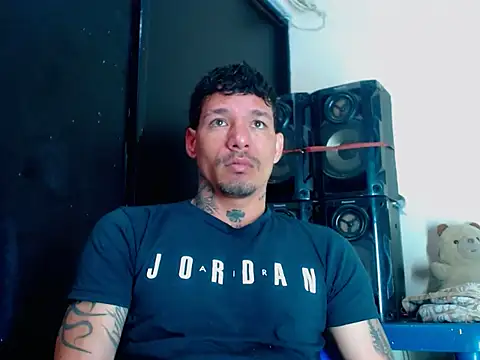 Snapshot of sebas_bigcock69 chatting on February 2025 12:44:02 PM sebas bigcock69 online show from February 2025 12:44:02 PM