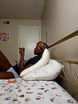 Snapshot of oliviaprettypussy chatting on February 2025 01:57:01 AM oliviaprettypussy online show from February 2025 01:57:01 AM