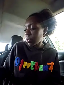 Snapshot of oliviaprettypussy chatting on October 2025 01:06:02 PM oliviaprettypussy online show from October 2025 01:06:02 PM