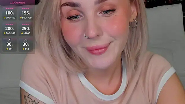 Snapshot of LianaFord chatting on October 2025 11:26:02 PM LianaFord online show from October 2025 11:26:02 PM