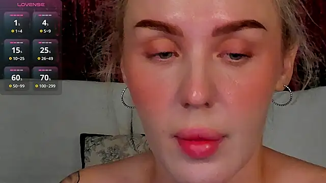 Snapshot of LianaFord chatting on October 2025 08:03:02 PM LianaFord online show from October 2025 08:03:02 PM