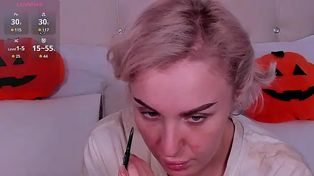 Snapshot of LianaFord chatting on October 2025 10:14:02 PM LianaFord online show from October 2025 10:14:02 PM