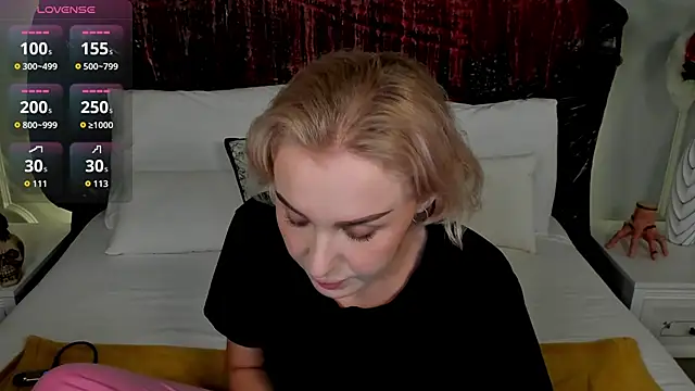 Snapshot of LianaFord chatting on October 2025 11:06:02 PM LianaFord online show from October 2025 11:06:02 PM