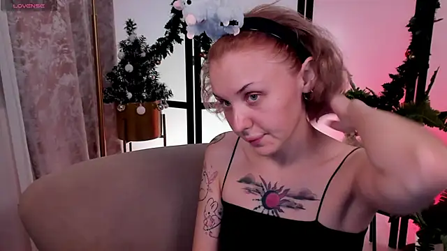 Snapshot of LianaFord chatting on December 2025 09:53:01 PM LianaFord online show from December 2025 09:53:01 PM