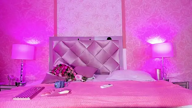 AntonellaRossi online show from September 2025 07:38:01 PM