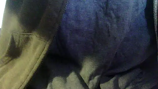 Snapshot of OralDesires2 chatting on December 2024 04:29:02 PM OralDesires2 online show from December 2024 04:29:02 PM