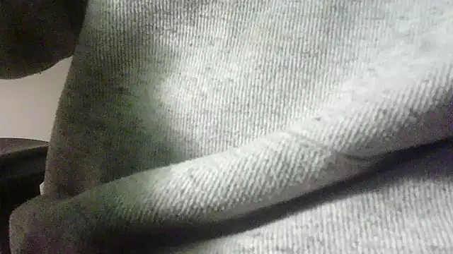 Snapshot of OralDesires2 chatting on December 2024 06:33:02 AM OralDesires2 online show from December 2024 06:33:02 AM