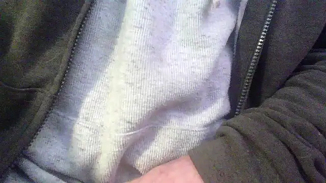 Snapshot of OralDesires2 chatting on January 2025 03:28:02 PM OralDesires2 online show from January 2025 03:28:02 PM