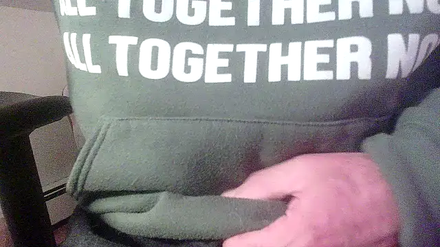 Snapshot of OralDesires2 chatting on January 2025 01:38:01 PM OralDesires2 online show from January 2025 01:38:01 PM