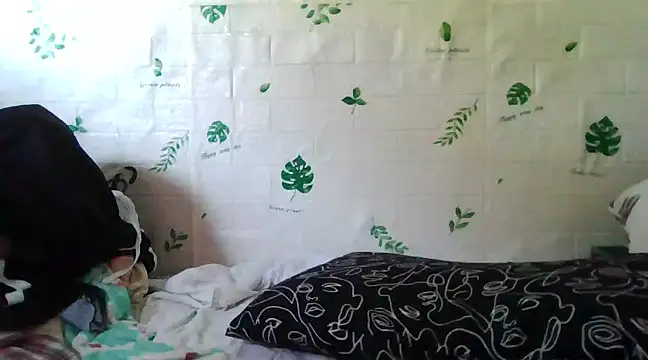 Snapshot of Silly_Girl21 chatting on December 2024 12:51:02 AM Silly Girl21 online show from December 2024 12:51:02 AM