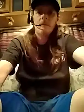 truckerlove69 online show from February 2025 03:42:01 AM