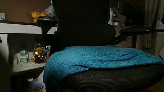 suedel65 online show from November 2025 04:12:01 AM