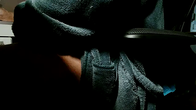 suedel65 online show from November 2025 04:11:02 AM