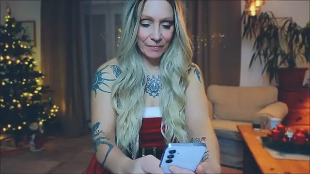 Snapshot of Jan_ina chatting on December 2024 06:37:02 PM Jan ina online show from December 2024 06:37:02 PM