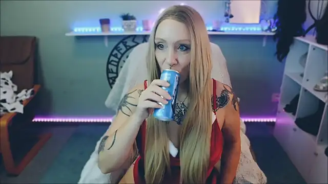 Snapshot of Jan_ina chatting on December 2024 09:01:01 AM Jan ina online show from December 2024 09:01:01 AM