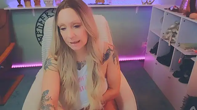 Snapshot of Jan_ina chatting on January 2025 02:20:01 PM Jan ina online show from January 2025 02:20:01 PM