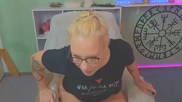 Snapshot of Jan_ina chatting on February 2025 09:09:02 AM Jan ina online show from February 2025 09:09:02 AM