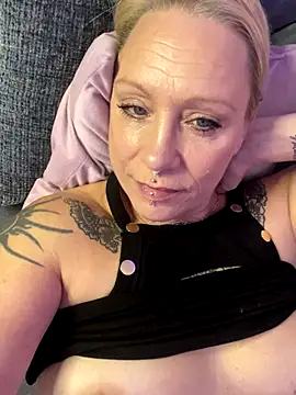 Snapshot of Jan_ina chatting on September 2025 04:45:01 AM Jan ina online show from September 2025 04:45:01 AM