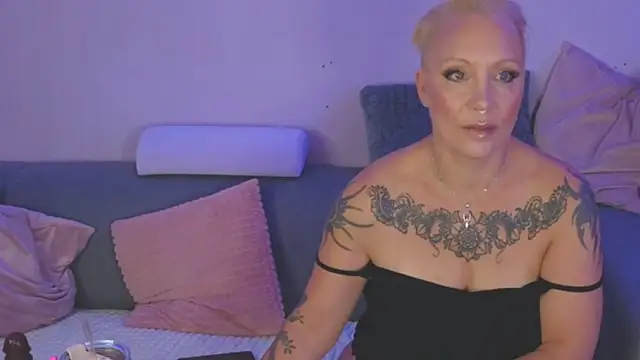 Snapshot of Jan_ina chatting on September 2025 09:01:01 AM Jan ina online show from September 2025 09:01:01 AM