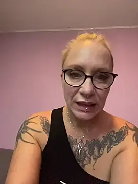 Snapshot of Jan_ina chatting on October 2025 05:12:02 PM Jan ina online show from October 2025 05:12:02 PM