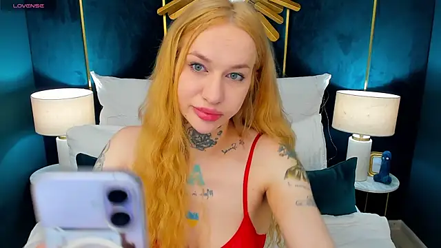 SarahLust online show from May 2026 12:15:01 PM