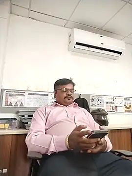 Snapshot of Desi_Londa_143 chatting on October 2025 05:59:01 AM Desi Londa 143 online show from October 2025 05:59:01 AM