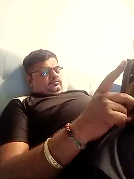 Snapshot of Desi_Londa_143 chatting on October 2025 01:48:02 PM Desi Londa 143 online show from October 2025 01:48:02 PM