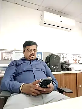 Snapshot of Desi_Londa_143 chatting on November 2025 06:08:01 AM Desi Londa 143 online show from November 2025 06:08:01 AM