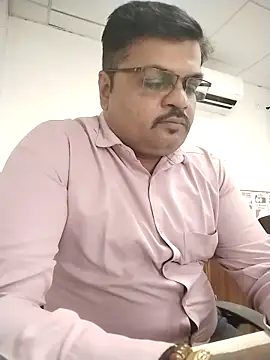 Snapshot of Desi_Londa_143 chatting on November 2025 04:45:02 AM Desi Londa 143 online show from November 2025 04:45:02 AM