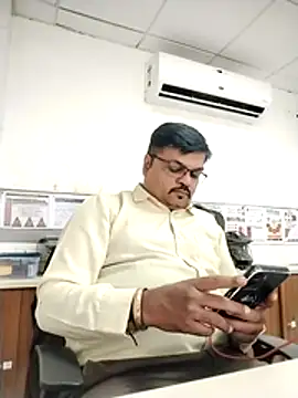 Snapshot of Desi_Londa_143 chatting on November 2025 06:24:02 AM Desi Londa 143 online show from November 2025 06:24:02 AM