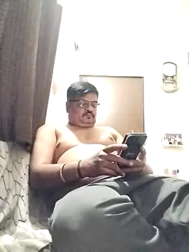 Snapshot of Desi_Londa_143 chatting on November 2025 05:28:02 PM Desi Londa 143 online show from November 2025 05:28:02 PM