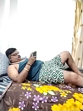 Snapshot of Desi_Londa_143 chatting on December 2025 05:00:01 PM Desi Londa 143 online show from December 2025 05:00:01 PM