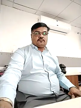 Snapshot of Desi_Londa_143 chatting on December 2025 05:50:02 AM Desi Londa 143 online show from December 2025 05:50:02 AM